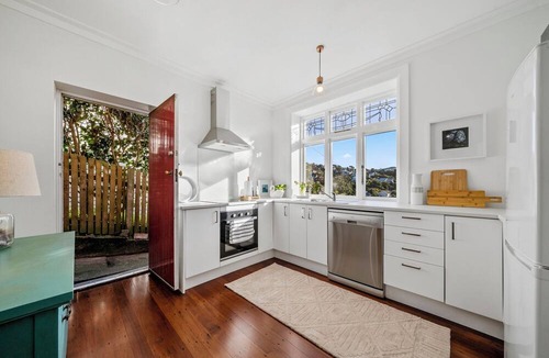 Wellington House | Capital Charm – Wellington Holiday Unit