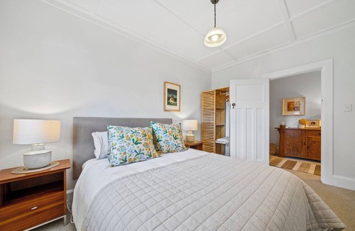 Wellington House | Capital Charm – Wellington Holiday Unit