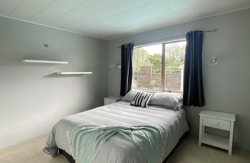 Havelock North House | Havelock Hideaway - A relaxing holiday home with a pool!