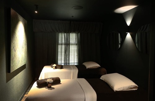 Newton Hotel | Abstract Hotel