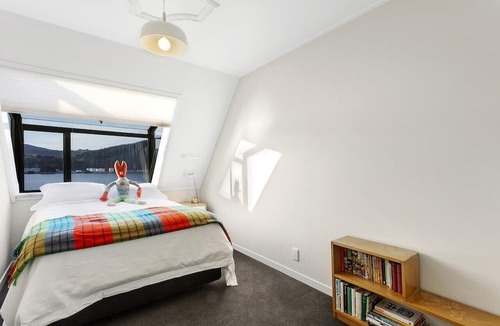 Dunedin House | Harbour Views