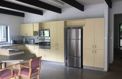 Picton House | Picton~marina views large 2 storey 5 bedroom short stroll to town and foreshore