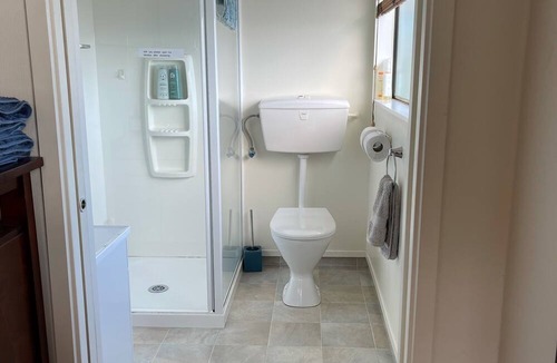 Picton House | Picton~marina views large 2 storey 5 bedroom short stroll to town and foreshore