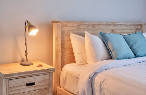 Mount Eden House | Kingsland Contemporary 2BR with Carpark