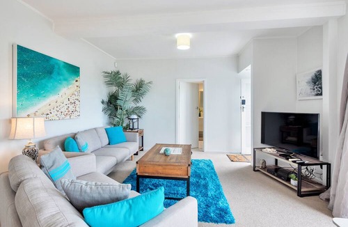 Mount Eden House | Kingsland Contemporary 2BR with Carpark