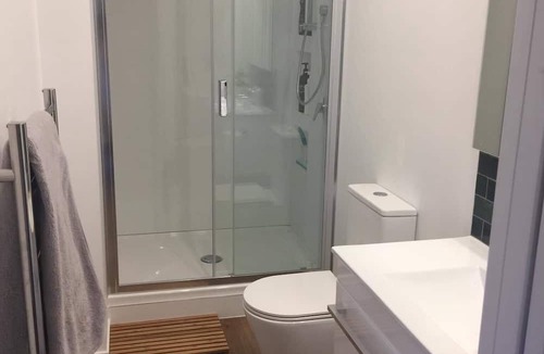 Tauranga House | Pool, sky tv, darts. A great place for families! Not a party house…