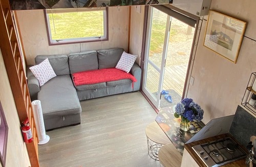 Ohaeawai Cabin | Cozy Mini Home Farm Retreat