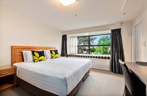 Epsom Hotel | Alexander Inn