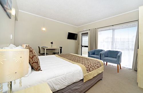 Takapuna Hotel | Takapuna Motor Lodge