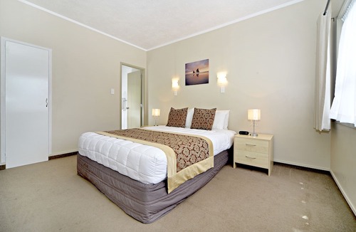 Takapuna Hotel | Takapuna Motor Lodge