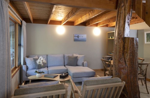 Awaroa Hotel | Awaroa Lodge