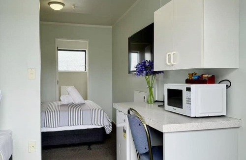 Newtown Hotel | Adelaide Motel