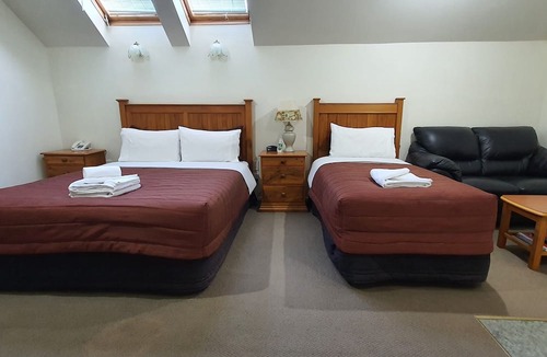 Sherborne Street Hotel | Rosewood Court Motel
