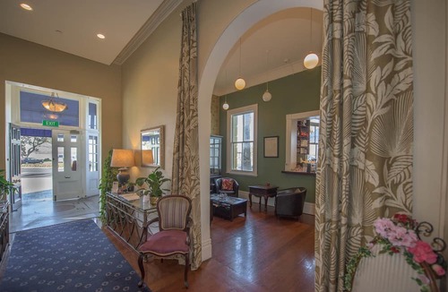 Devonport Hotel | The Esplanade Hotel