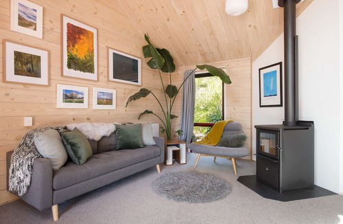 Nelson House | Maitai Magic - Nelson Holiday Home