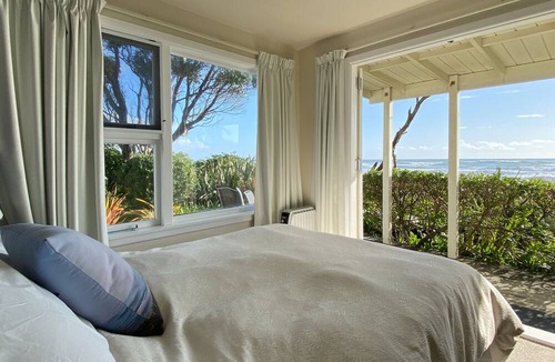 Punakaiki House | Wave Watchers Retreat located in Punakaiki Village on a private beachfront site