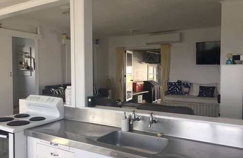 Pukehina House | Beach House Pukehina - Excellent Beach Access