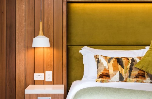 Franz Josef Glacier House | Rainforest Deluxe