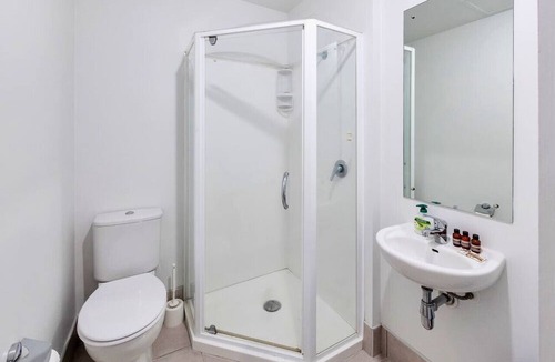 Grafton Apartment | Cute Little Private Studio In the City
