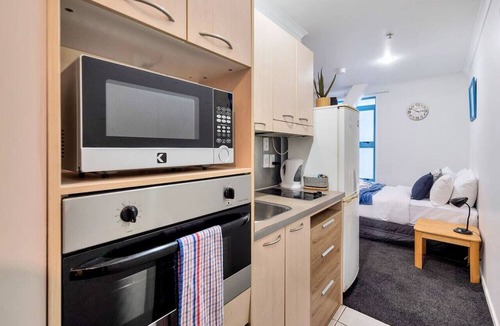 Grafton Apartment | Cute Little Private Studio In the City