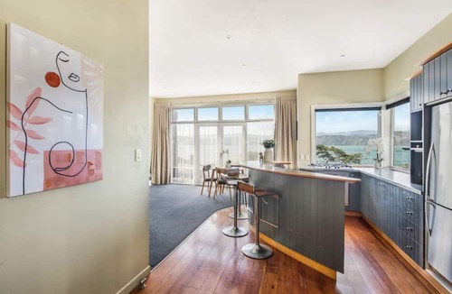 Wellington House | Pristine 2-bed waterfront, Karaka Bays