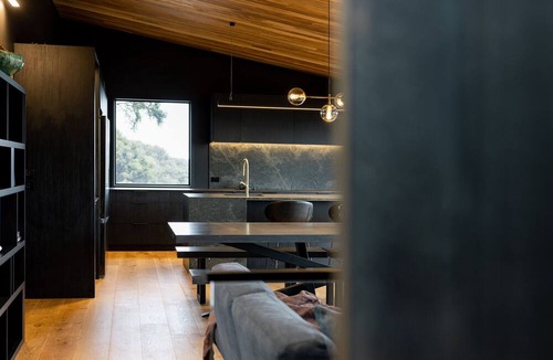 Waiheke Island House | Kaitiaki Lodge - Pool & hot tub