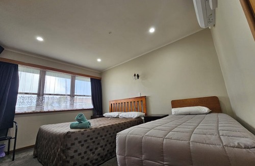 Longburn Hotel | White Horse Inn Restaurant & Motel