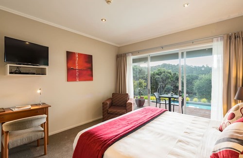 Paihia Bed & Breakfast | Decks of Paihia