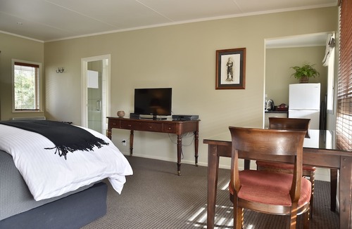 Taumarunui Bed & Breakfast | Bradleys Garden Bed & Breakfast