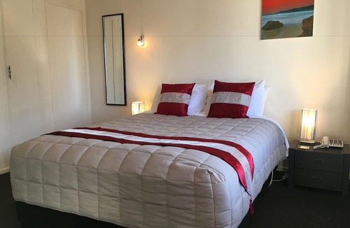 Oamaru Hotel | Colonial Lodge Motel