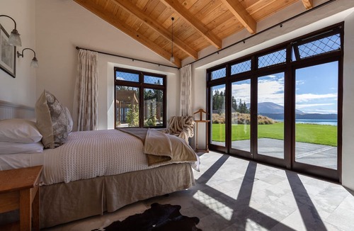 Ben Ohau Cabin | Mt Cook Lakeside Retreat