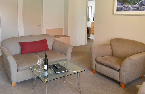 New Plymouth Hotel | Brougham Heights Motel