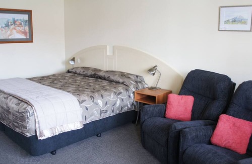 New Plymouth Hotel | Bks Egmont Motor Lodge