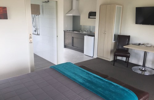 Rolleston Hotel | Rolleston Highway Motel