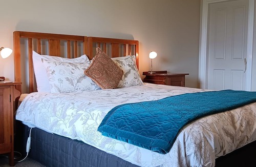 Manapouri Bed & Breakfast | Murrell's Grand View House