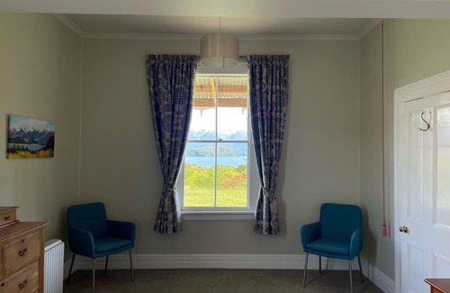 Manapouri Bed & Breakfast | Murrell's Grand View House