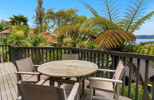 Kawaha Point Cabin | Koura Lodge