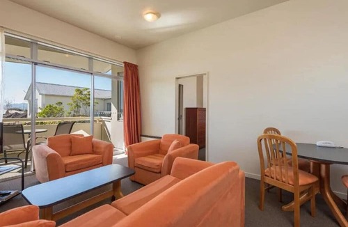 Richmond Hotel | Parkside Motel