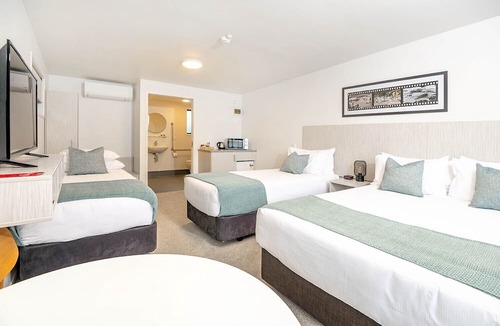Whakatane Hotel | The Com Plex Motel