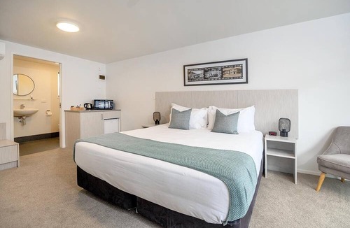 Whakatane Hotel | The Com Plex Motel