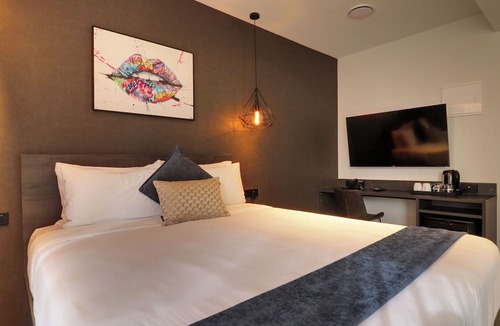 Te Aro Hotel | The Viv Hotel Wellington