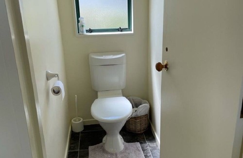 Waipahihi House | Comfortable Taupo Bach