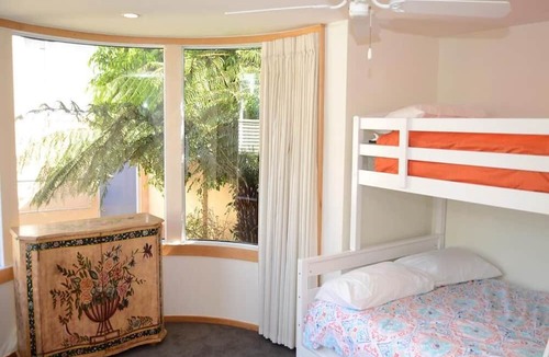Ahuriri House | Barrons on the Beach