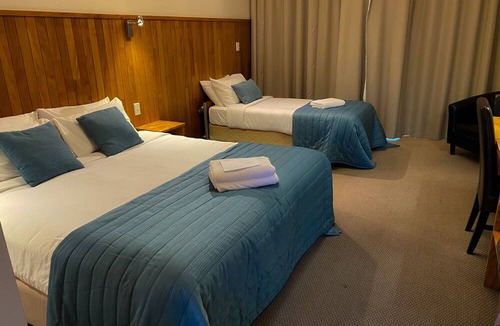 Te Kuiti Hotel | Waitomo Lodge