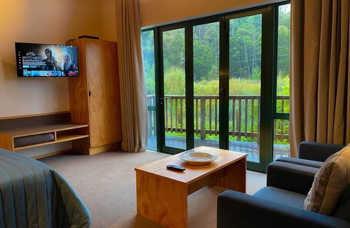 Te Kuiti Hotel | Waitomo Lodge