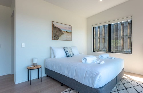 Surfdale Cottage | Marama Cottages with Ocean Views