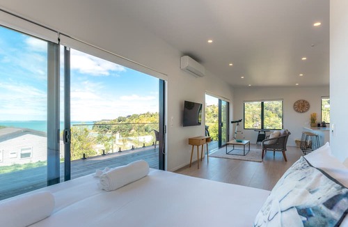 Surfdale Cottage | Marama Cottages with Ocean Views