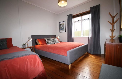 New Plymouth House | Kingwell Cottage - New Plymouth Holiday Home