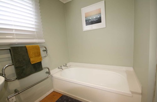 New Plymouth House | Kingwell Cottage - New Plymouth Holiday Home