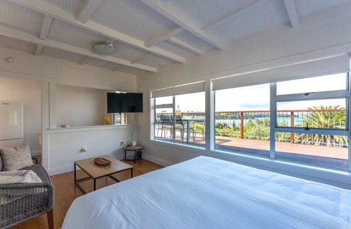 Surfdale Cottage | Moana Cottage